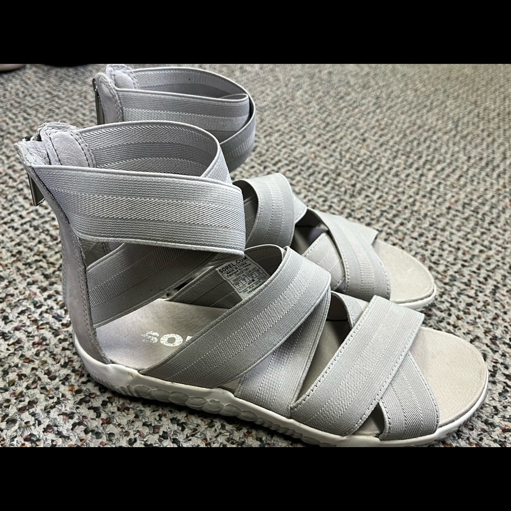 Sorely Out and About Gray strappy gladiator sandals size 7
